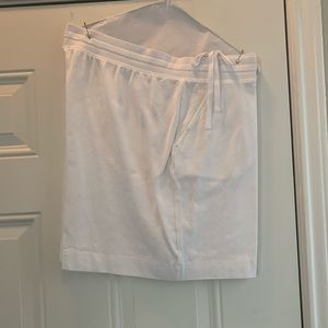 NEW!   Karen Scott Sport White Drawstring Shorts with Pockets!